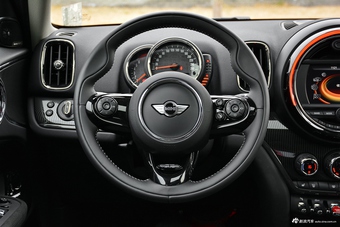 2017款MINI COUNTRYMAN 2.0T自动COOPER S ALL4旅行家
