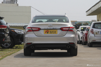 2018款凯美瑞2.5G自动豪华版