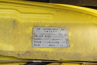 2016款BJ 212 2.0L手动方门四驱豪华型 国IV