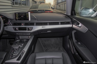 2017款奥迪A4 allroad 2.0T自动 45TFSI quattro运动型