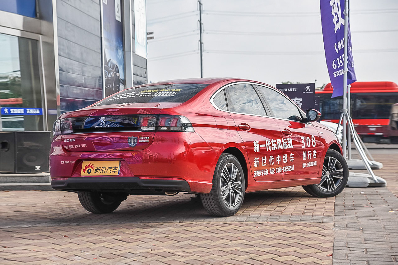 2016款标致308 1.2T自动豪华版