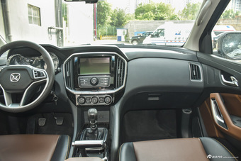 2016款驭胜S350 2.0T手动四驱汽油豪华天窗版7座