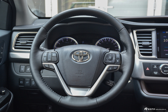 2018款汉兰达2.0T自动四驱至尊版7座