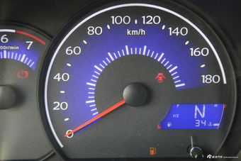 2016款吉利熊猫1.0L AMT萌动版