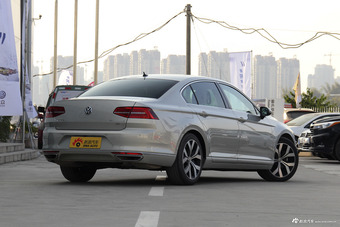 2018款迈腾2.0T自动380TSI DSG旗舰型