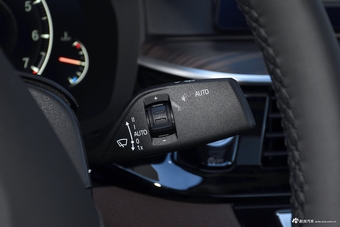 2019款宝马5系2.0T自动530Li 尊享型豪华套装