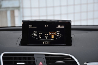 2018款奥迪Q3 30周年年型 30 TFSI时尚型