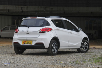 2017款宝骏310 1.5L自动豪华型