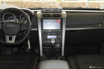 2017款黄海N3 2.5T手动两驱运动版JE4D25C