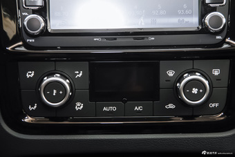 2016款 野马汽车 T70  1.8L 手动精英款 波尔多红