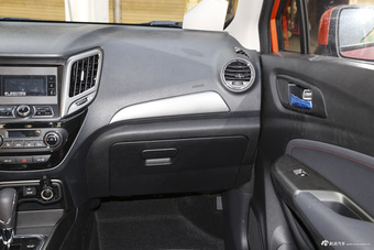 2016款长安CS15 1.5L自动时尚版