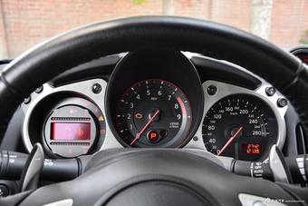 2015款日产370Z 3.7L自动Coupe