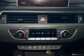 2018款奥迪A4L 2.0T自动30周年年型45 TFSI quattro个性运动版