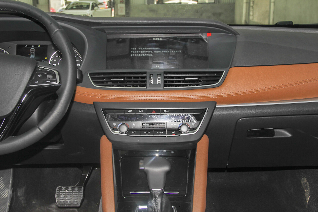 2016款宝沃BX7 2.0T自动四驱精英版28T