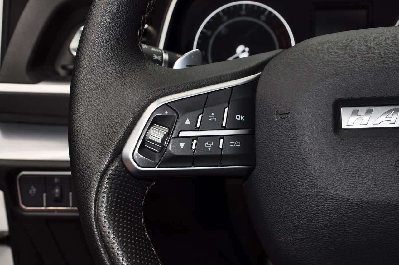 2017款哈弗H6 换代2.0T自动两驱智尚型红标