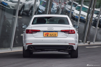 2017款奥迪A4L 2.0T自动40TFSI时尚型