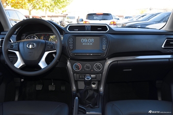 2017款风骏5 2.4L手动欧洲版汽油两驱精英型大双排4G69S4N