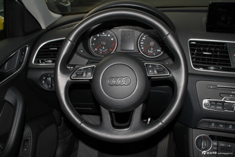 2016款奥迪Q3 1.4T自动30TFSI风尚型