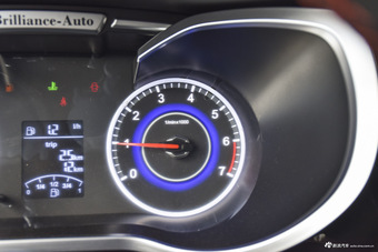 2016款中华V3 1.5T手动精英型