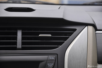 2015款启辰D50 1.6L自动时尚版