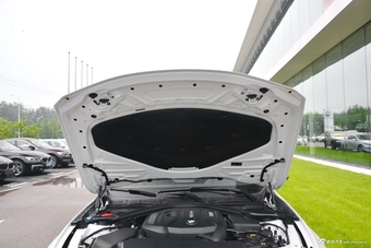 2018款宝马3系2.0T自动320Li 时尚型