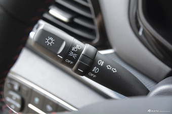 2017款长安欧尚A800 1.6L手动舒适型