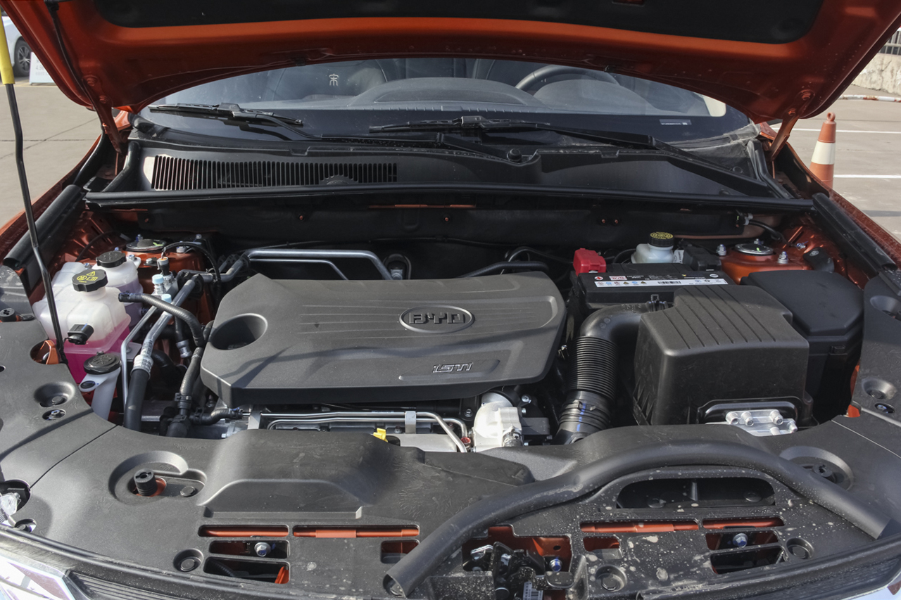 2017款比亚迪宋盖世升级版1.5TI手动精英型 