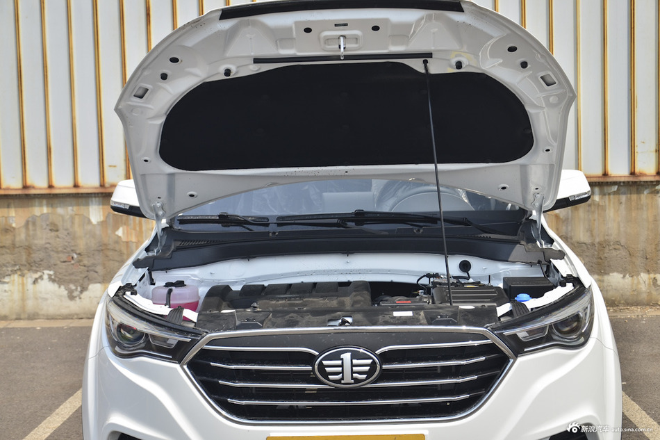 2017款奔腾X40 1.6L手动豪华型