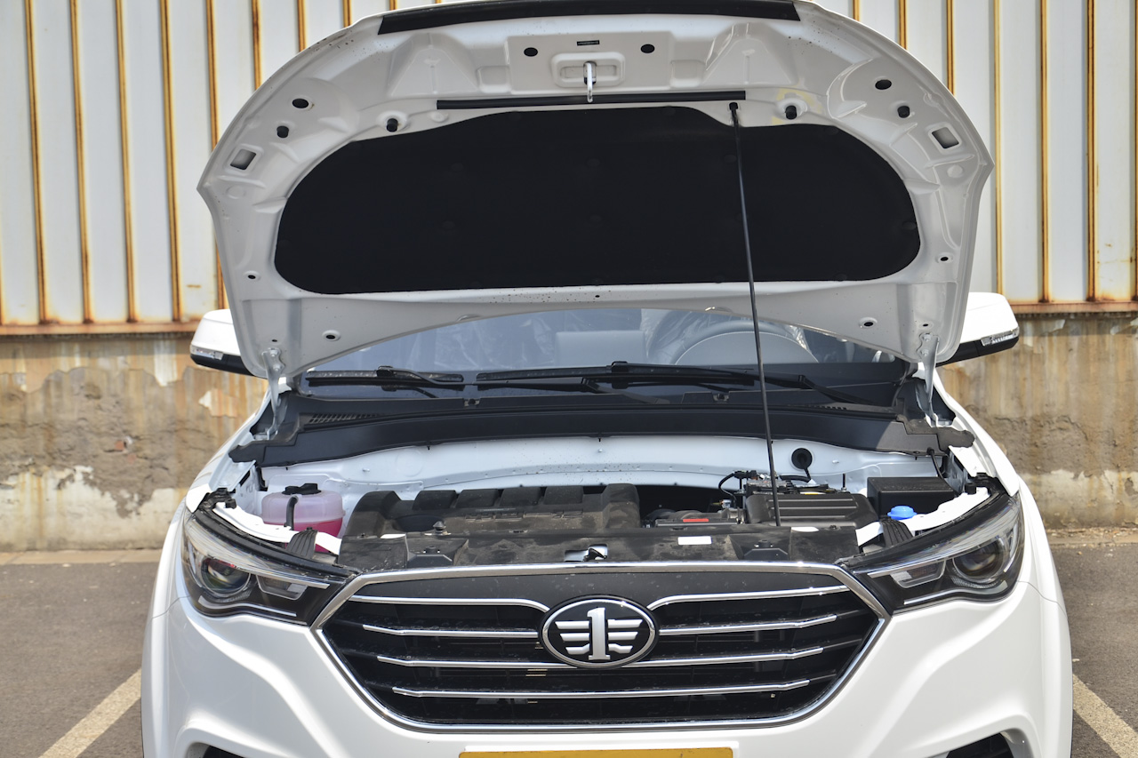 2017款奔腾X40 1.6L手动豪华型图片