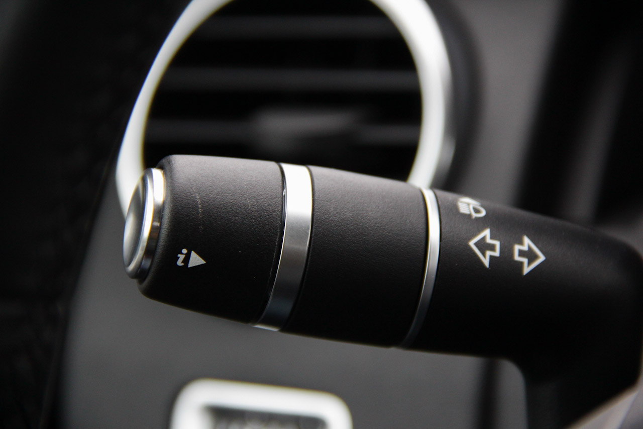 2016款第四代发现3.0T自动SC曜黑典藏版 SE