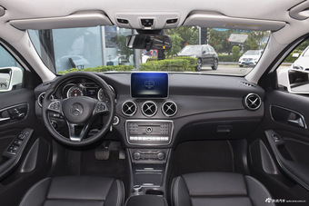 2017款奔驰GLA级 GLA220 2.0T自动4MATIC时尚型图片