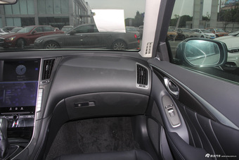 2016款英菲尼迪Q50L 2.0T自动舒适版