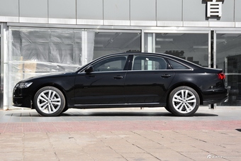 2018款奥迪A6L 2.0T自动30周年年型 35 TFSI 运动型