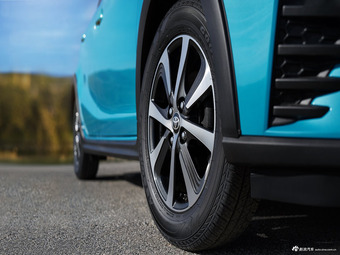 安全性配置提升 丰田新款普锐斯C官图发布