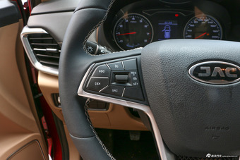 2018款瑞风R3 1.6L手动豪华天窗型