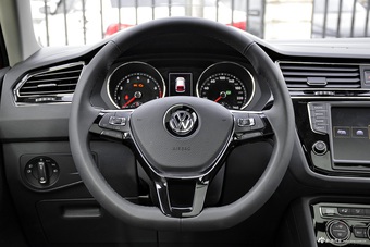 2017款途观L 2.0T 自动四驱至尊旗舰版380TSI