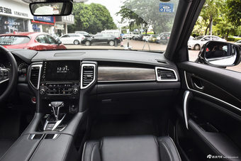 2017款本田UR-V 1.5L 240TURBO自动两驱豪华版