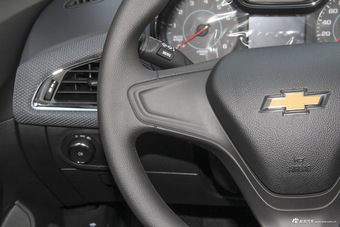 2016款科鲁兹1.5L自动时尚天窗版