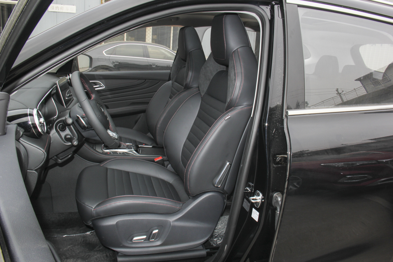 2018款名爵HS 1.5T自动两驱20T荷尔蒙劲情版 