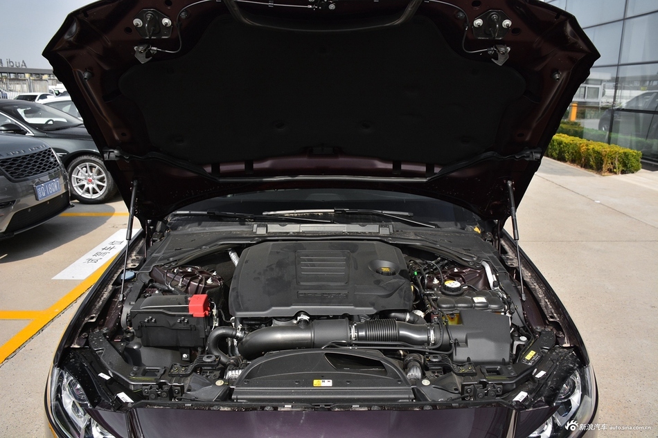 2018款捷豹XFL 2.0T自动200PS精英版