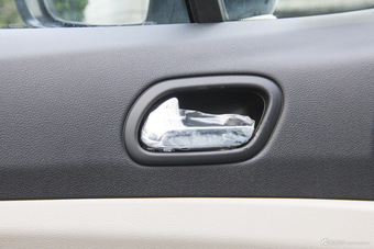 2015款东风风神L60 1.8L自动新享型