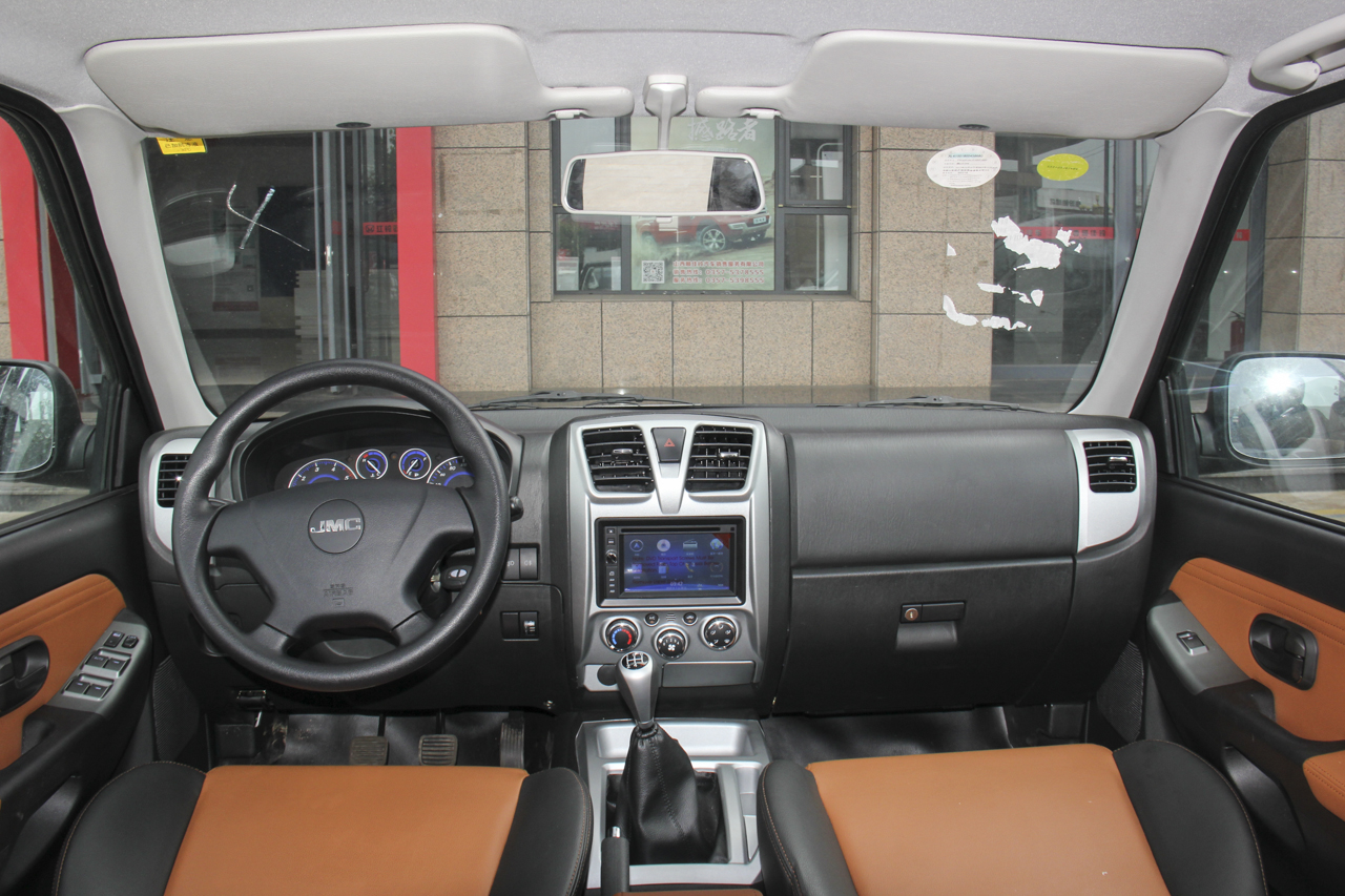 2018款宝典2.9T手动新超值柴油两驱豪华型标准货箱JX4D30B5L