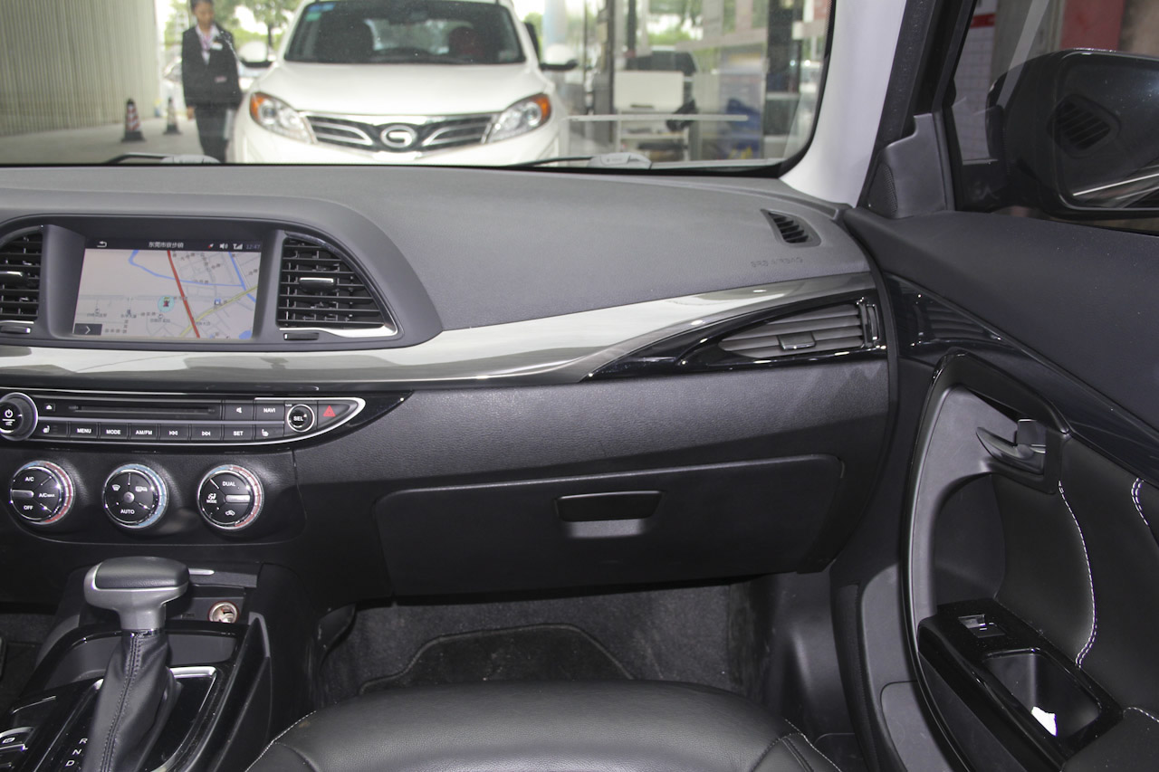 2016款传祺GA6 1.5T自动豪华版235T