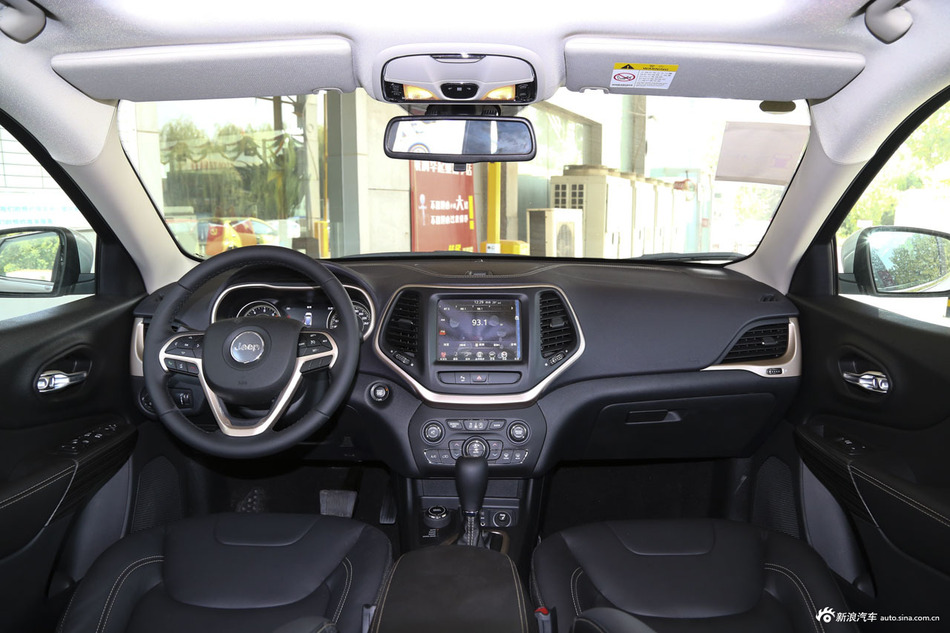 2017款自由光2.4L自动专业版智能包