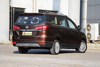 2017款北汽威旺 M50F 1.5L 手动豪华型 棕色