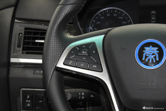 2017款比亚迪秦1.5T自动尊贵型