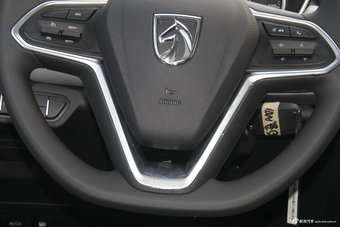 2018款宝骏530 1.8L自动豪华型