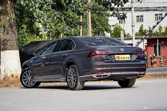 2016款大众辉昂 2.0T 自动380TSI 两驱至尊版