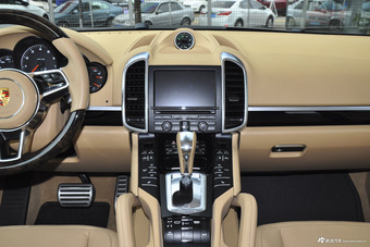 2015款 卡宴Cayenne S E-Hybrid 3.0T自动 棕色