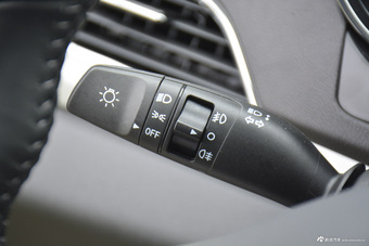 2016款众泰SR7 1.5T自动魔方之路版